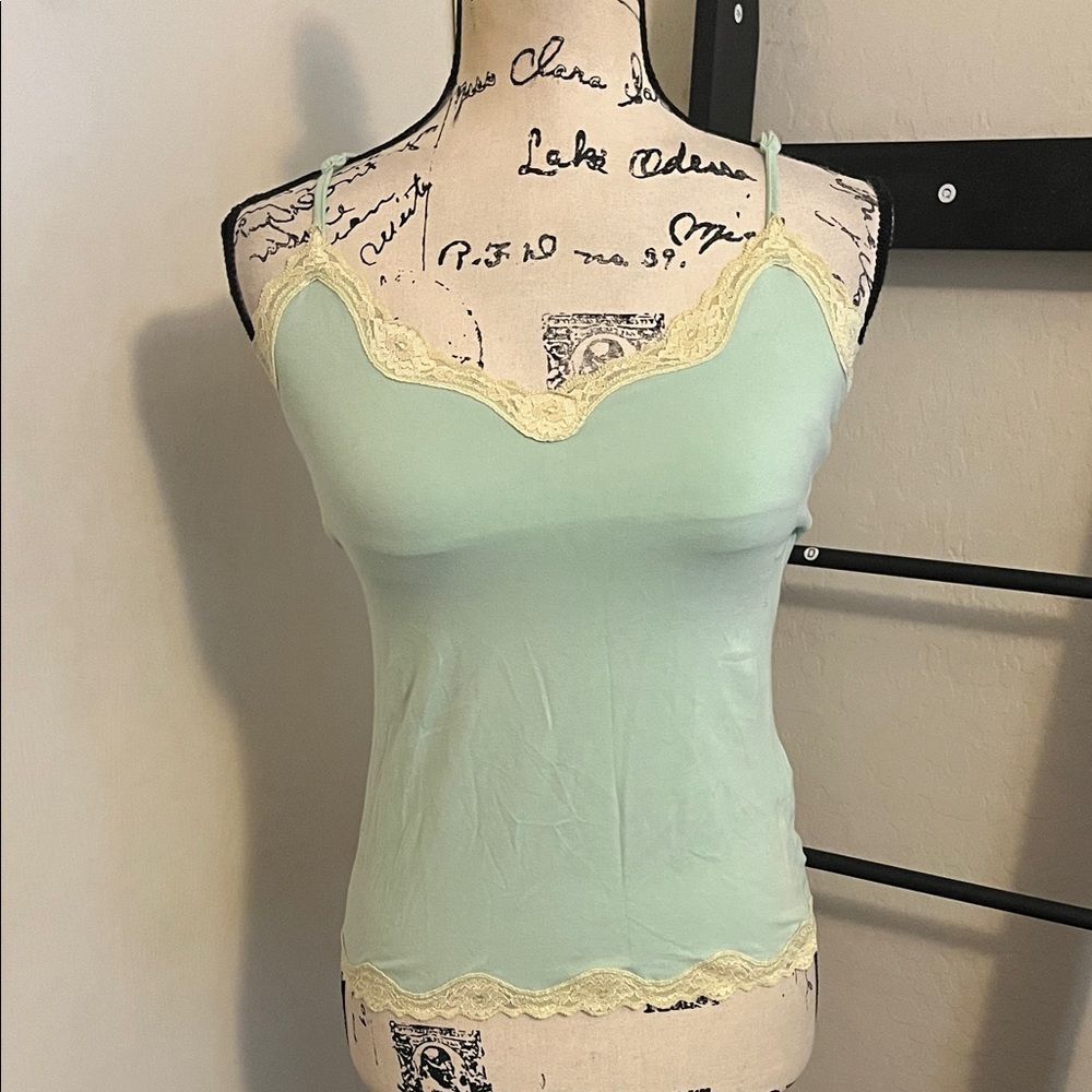 Y2K Halogen Mint Green Lace Trim Pullover Camisole Top 2000’s